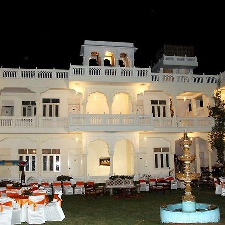 Готель Jaipur Darbar Екстер'єр фото